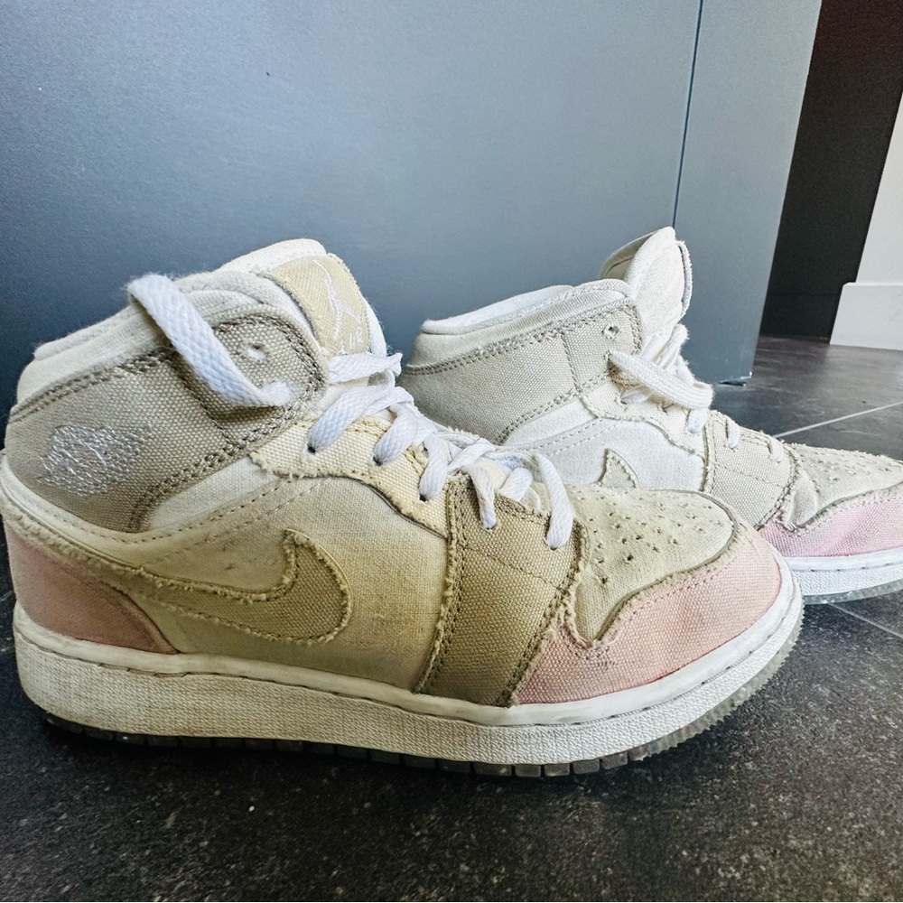 Nike AIR Jordan buy at KidsCrew .